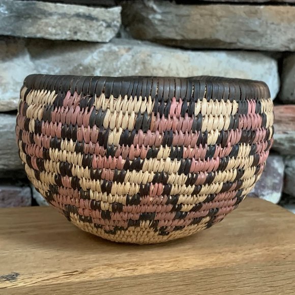 VTG African Basket Zulu Rwanda Coiled Chevron South Africa Hand Woven - Picture 3 of 7